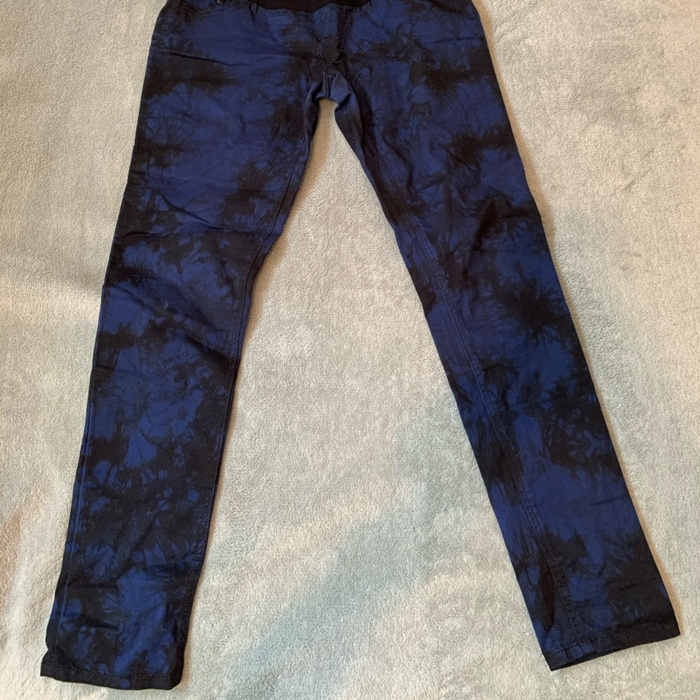 Nearly new dark tie dye maternity jeans - M